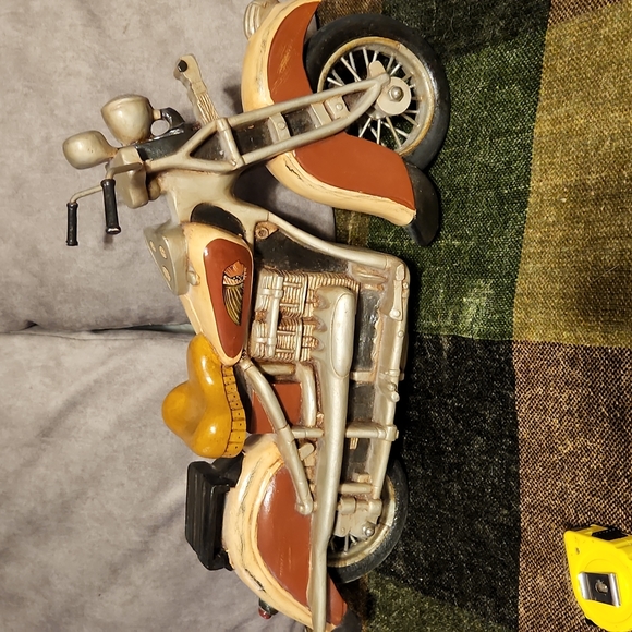 Motorcycle sculpture - Picture 5 of 6